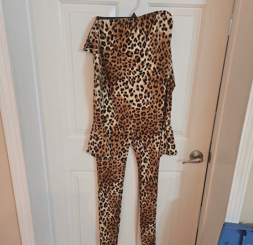 chic Leopard-Print in Brown and Black
